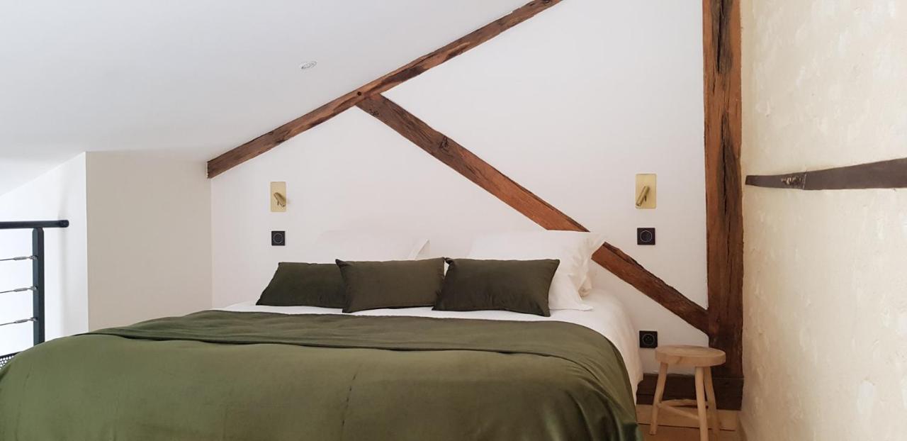 Отель Domaine Du Normandoux, The Originals Relais Терсе Экстерьер фото